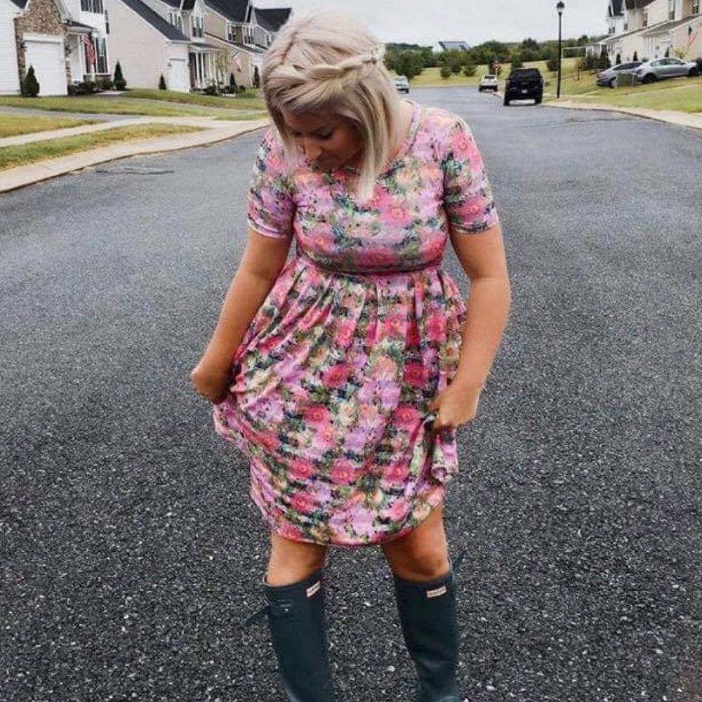 Lularoe Floral Amelia medium